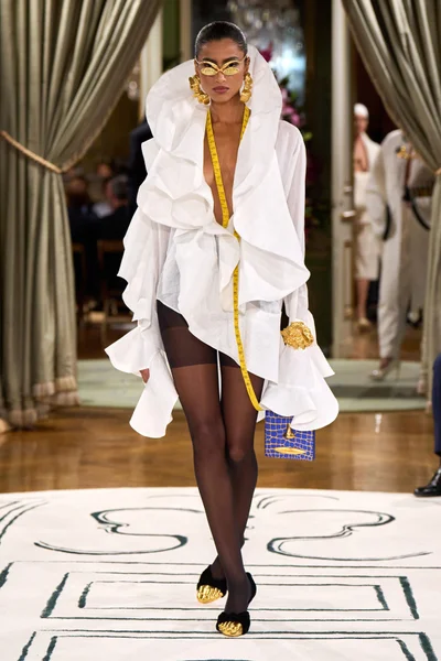 Look 18